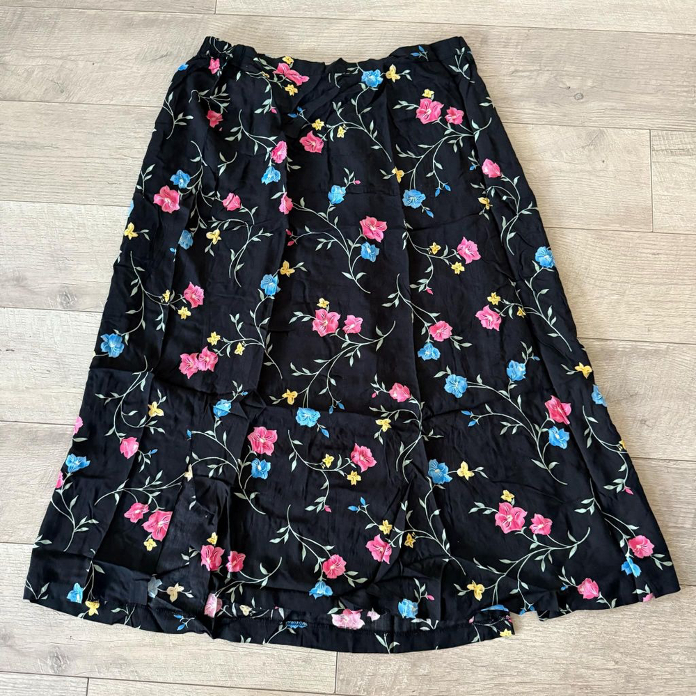 Women's Bentley Plus Skirt Size 20 Black Floral Print
